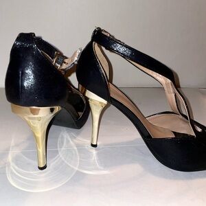 3 pair Women's shoes 8 1/2 M, leopard, black gold Hill , Leopard ankle strap $25